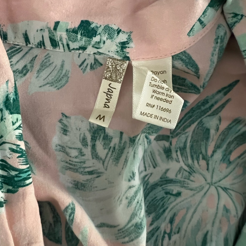 Japna pink tropical button up collared crop top - Picture 3 of 3